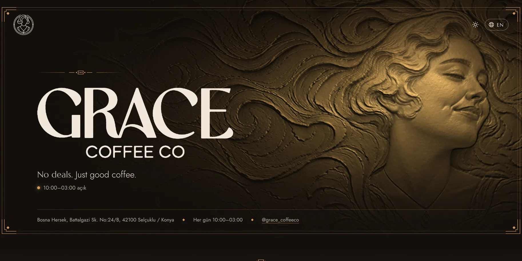 Açılış: Grace Coffee Co yazısının yanında saçı duvar boyunca akan bir kadının alçı kabartması, bakır ışıkta